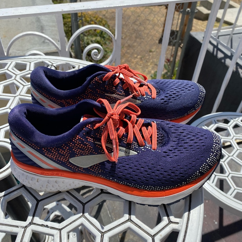 Women’s Brooks Ghost 11 Running Shoes - Size 8